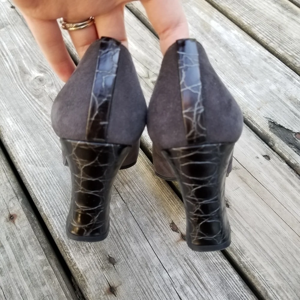 Vintage 90s Stuart Weitzman Gray Suede Square Toe Crocodile Grain Chunky Heels 7